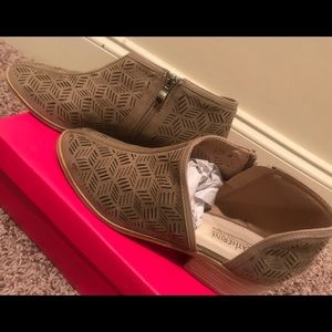 catherine  malandrino flakey stone shootie